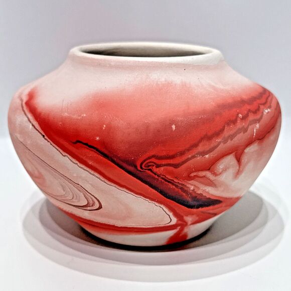 Vintage Nemadji Pottery Swirl Vase Handmade in USA Red Pink Native American - Picture 1 of 10